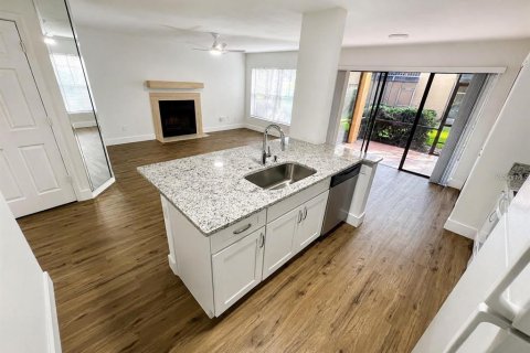 Condo in Orlando, Florida, 2 bedrooms  № 2277313 - photo 10