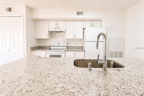 Condo in Orlando, Florida, 2 bedrooms  № 2277313 - photo 6