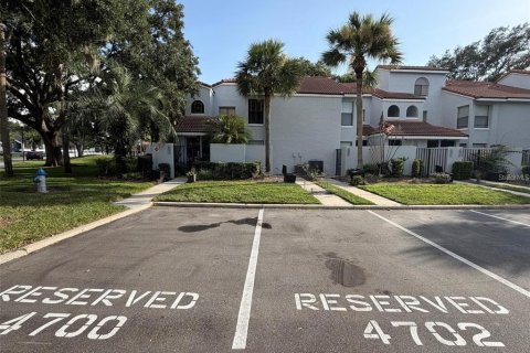 Condo in Orlando, Florida, 2 bedrooms  № 2277313 - photo 2