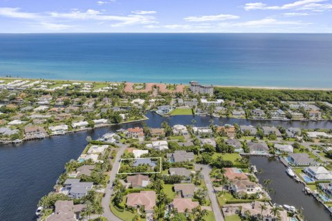 Casa en venta en Ocean Ridge, Florida, 4 dormitorios, 319.49 m2 № 1047780 - foto 1