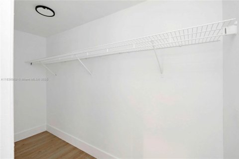House in Deerfield Beach, Florida 3 bedrooms, 150.04 sq.m. № 1822003 - photo 15