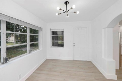 House in Deerfield Beach, Florida 3 bedrooms, 150.04 sq.m. № 1822003 - photo 10