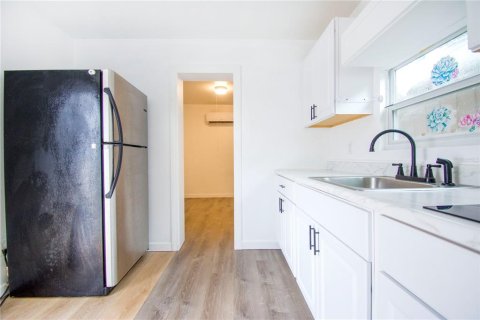 Casa en venta en Tampa, Florida, 3 dormitorios, 125.42 m2 № 1871042 - foto 28