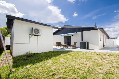 Casa en venta en Tampa, Florida, 3 dormitorios, 125.42 m2 № 1871042 - foto 4