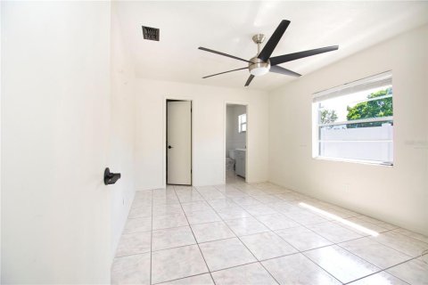 Casa en venta en Tampa, Florida, 3 dormitorios, 125.42 m2 № 1871042 - foto 18