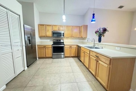 Villa ou maison à louer à Lake Worth, Floride: 4 chambres, 194.44 m2 № 2060267 - photo 16