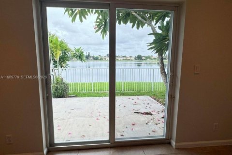 Villa ou maison à louer à Lake Worth, Floride: 4 chambres, 194.44 m2 № 2060267 - photo 3