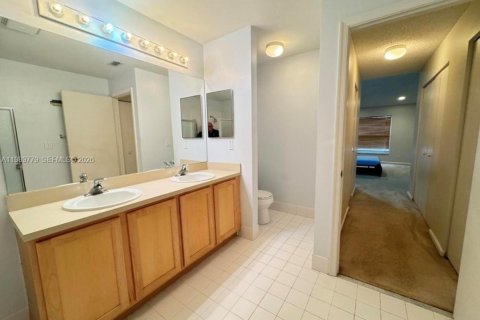 Villa ou maison à louer à Lake Worth, Floride: 4 chambres, 194.44 m2 № 2060267 - photo 12