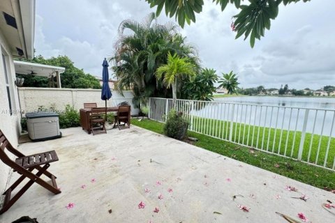 Villa ou maison à louer à Lake Worth, Floride: 4 chambres, 194.44 m2 № 2060267 - photo 30