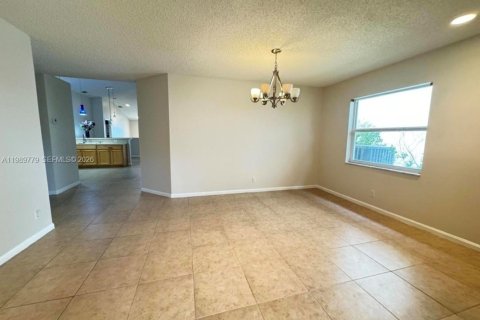 Villa ou maison à louer à Lake Worth, Floride: 4 chambres, 194.44 m2 № 2060267 - photo 19