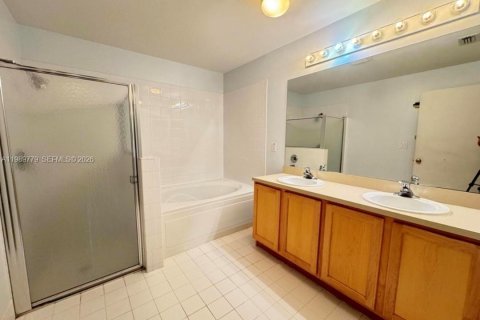 Villa ou maison à louer à Lake Worth, Floride: 4 chambres, 194.44 m2 № 2060267 - photo 13