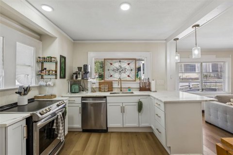 Villa ou maison à vendre à Saint Petersburg, Floride: 1 chambre, 84.91 m2 № 2316613 - photo 9