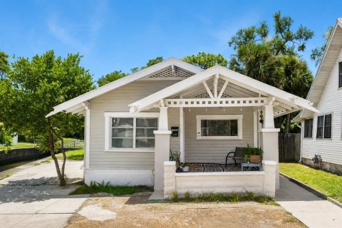 House in Saint Petersburg, Florida 1 bedroom, 84.91 sq.m. № 2316613
