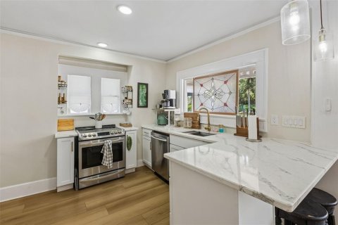 Villa ou maison à vendre à Saint Petersburg, Floride: 1 chambre, 84.91 m2 № 2316613 - photo 8
