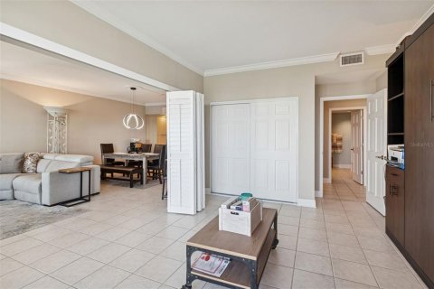 Condo in Belleair, Florida, 2 bedrooms № 2110783 - photo 25
