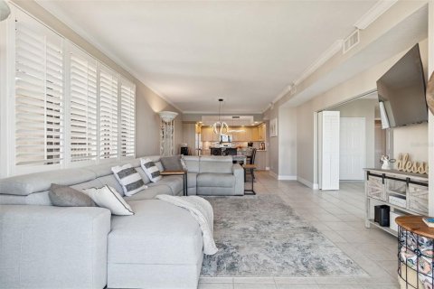 Condo in Belleair, Florida, 2 bedrooms № 2110783 - photo 23