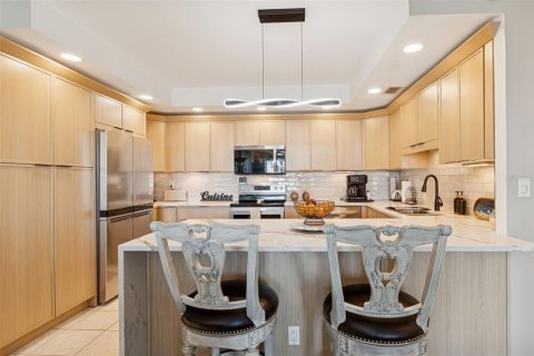 Condo in Belleair, Florida, 2 bedrooms № 2110783 - photo 15