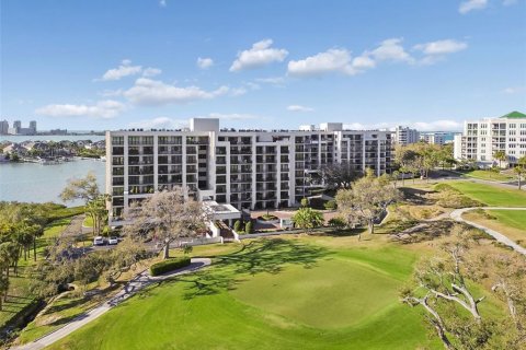 Condo in Belleair, Florida, 2 bedrooms № 2110783 - photo 9