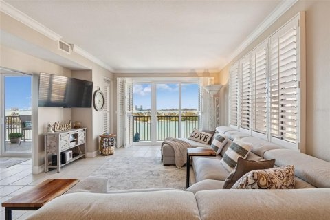 Condo in Belleair, Florida, 2 bedrooms № 2110783 - photo 21