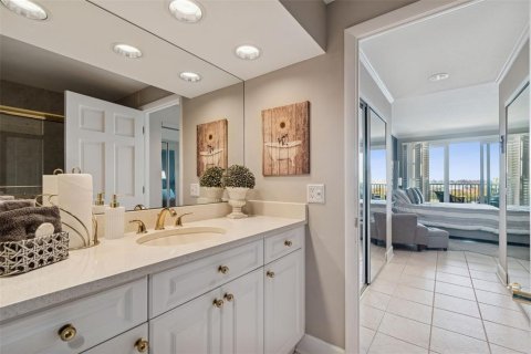Condo in Belleair, Florida, 2 bedrooms № 2110783 - photo 28