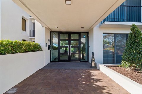 Condo in Belleair, Florida, 2 bedrooms № 2110783 - photo 11