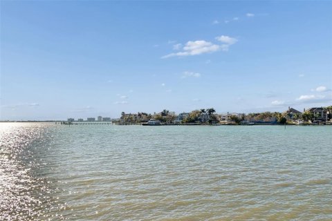 Condo in Belleair, Florida, 2 bedrooms № 2110783 - photo 6