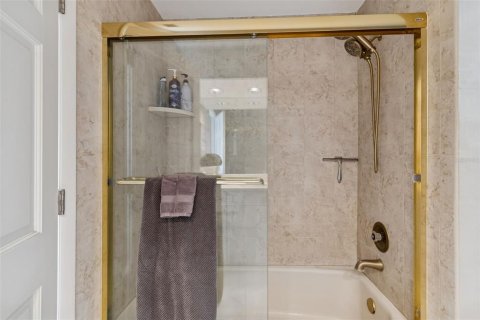 Condo in Belleair, Florida, 2 bedrooms № 2110783 - photo 29