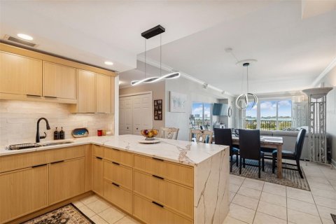 Condo in Belleair, Florida, 2 bedrooms № 2110783 - photo 18