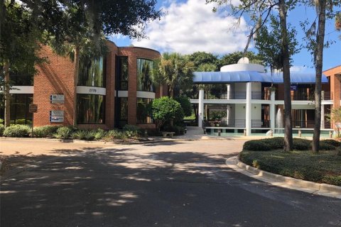 Immobilier commercial à louer à Gainesville, Floride: 181.16 m2 № 1147854 - photo 1