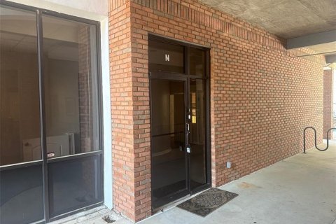 Immobilier commercial à louer à Gainesville, Floride: 181.16 m2 № 1147854 - photo 2