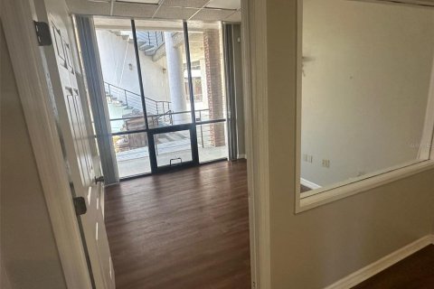 Immobilier commercial à louer à Gainesville, Floride: 181.16 m2 № 1147854 - photo 7