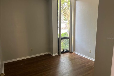 Immobilier commercial à louer à Gainesville, Floride: 181.16 m2 № 1147854 - photo 9