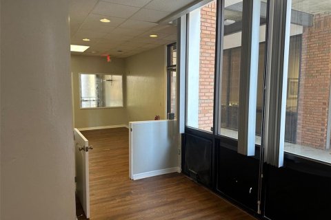 Immobilier commercial à louer à Gainesville, Floride: 181.16 m2 № 1147854 - photo 6