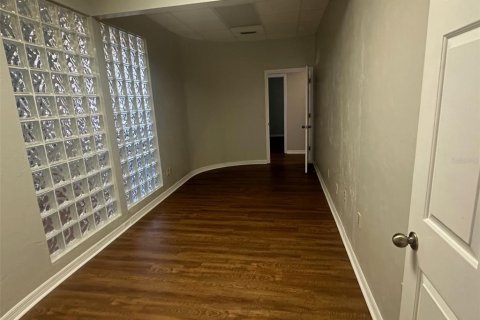 Immobilier commercial à louer à Gainesville, Floride: 181.16 m2 № 1147854 - photo 8