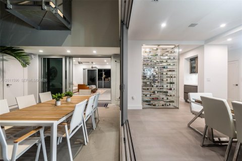 Casa en alquiler en Miami, Florida, 4 dormitorios, 437.57 m2 № 2075292 - foto 8