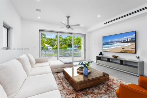 Casa en alquiler en Miami, Florida, 4 dormitorios, 437.57 m2 № 2075292 - foto 10