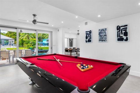 Casa en alquiler en Miami, Florida, 4 dormitorios, 437.57 m2 № 2075292 - foto 15
