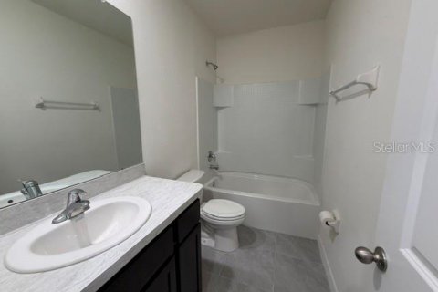 Townhouse in Wesley Chapel, Florida 3 bedrooms, 155.43 sq.m. № 2236446 - photo 23