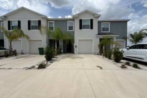 Townhouse in Wesley Chapel, Florida 3 bedrooms, 155.43 sq.m. № 2236446