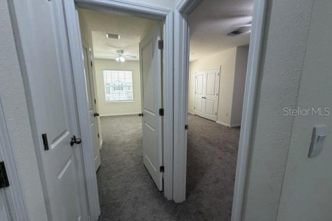 Townhouse in Wesley Chapel, Florida 3 bedrooms, 155.43 sq.m. № 2236446 - photo 26