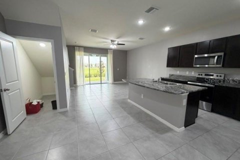 Townhouse in Wesley Chapel, Florida 3 bedrooms, 155.43 sq.m. № 2236446 - photo 7