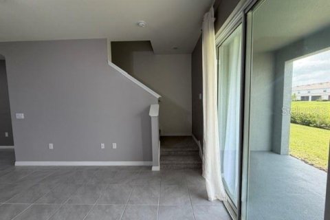 Townhouse in Wesley Chapel, Florida 3 bedrooms, 155.43 sq.m. № 2236446 - photo 19