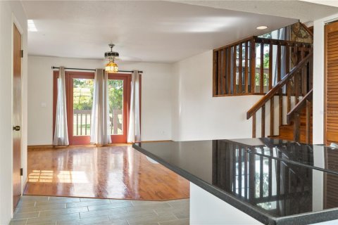 House in Saint Petersburg, Florida 3 bedrooms, 181.72 sq.m. № 1511632 - photo 20
