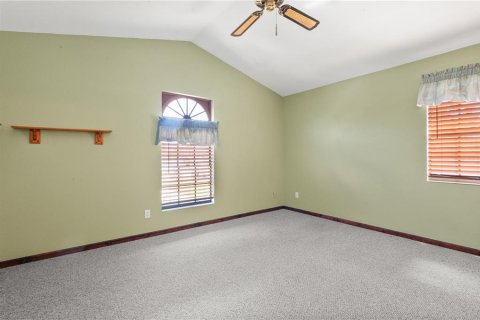 House in Saint Petersburg, Florida 3 bedrooms, 181.72 sq.m. № 1511632 - photo 13