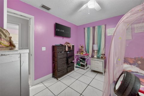 Villa ou maison à louer à Miami, Floride: 3 chambres, 104.52 m2 № 1997618 - photo 20
