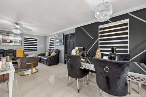 Villa ou maison à louer à Miami, Floride: 3 chambres, 104.52 m2 № 1997618 - photo 13