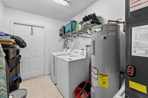 Villa ou maison à louer à Miami, Floride: 3 chambres, 104.52 m2 № 1997618 - photo 26