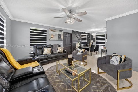 Villa ou maison à louer à Miami, Floride: 3 chambres, 104.52 m2 № 1997618 - photo 8