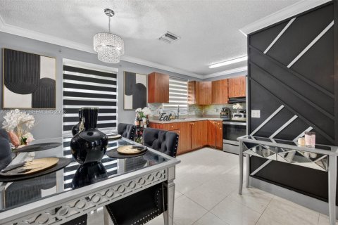 Villa ou maison à louer à Miami, Floride: 3 chambres, 104.52 m2 № 1997618 - photo 10