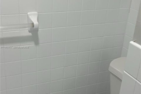 Снять в аренду коммерческую недвижимость в Хомстед, Флорида 1 спальня, 164.62м2, № 2017893 - фото 7